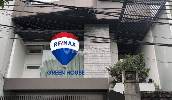 Jarang Ada Rumah Cantik 3 lantai Siap Huni di Greenville jakarta barat  1