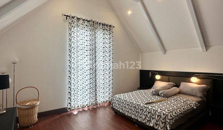 Rumah Baru Fully Furnished Type American Clasic di Kemang 2