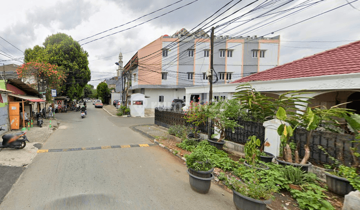 Disewakan Rumah Pinggir Jalan di Tomang Jakarta Barat 2