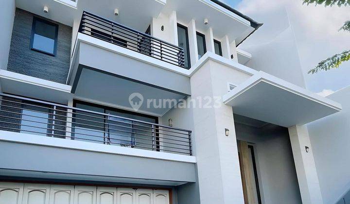 Dijual Rumah Minimalis Modern di Permata Buana 2