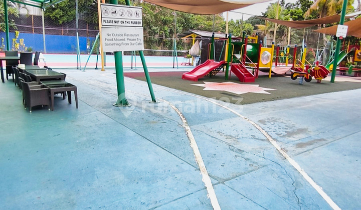 Selling House with Commercial Land Calculation in Kemang, South Jakarta