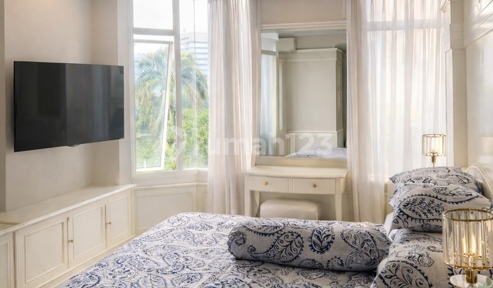 Jual Apartemen Slipi di Jakarta Barat 3+1 br Semi Furnsihed