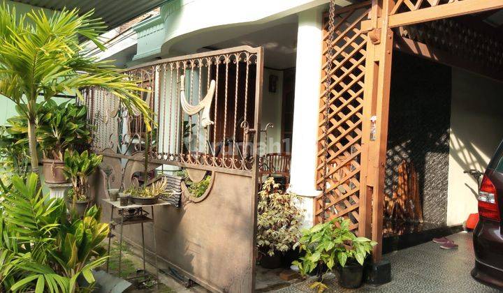 Dijual Rumah + Kios Depan Rumah di Meruya Selatan 2