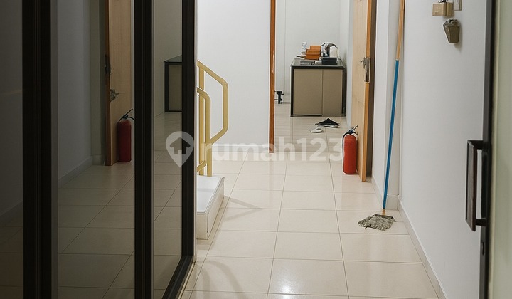 Rent a Shop House Facing Cideng Timur Main Road, Central Jakarta 2