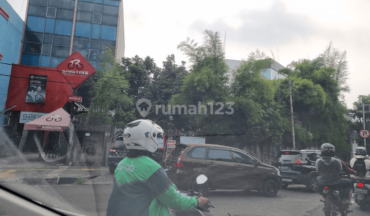 Disewakan Tanah Komersil Pinggir Jalan di Puri Indah  1