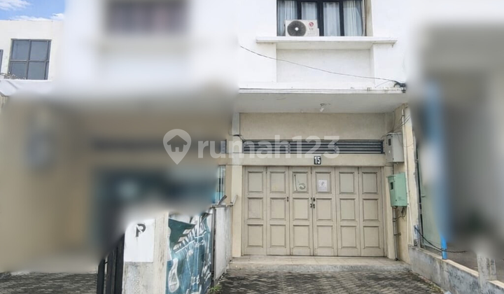 Disewakan Ruko Hadap Jalan Raya di Puri Indah Jakarta Barat Disewakan Ruko Hadap Jalan Raya di Puri Indah Jakarta Barat