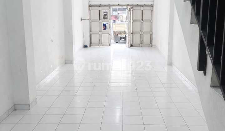 Termurah Disewakan Cepat Ruko Hadap Jalan Raya di Puri Indah Jakarta Barat