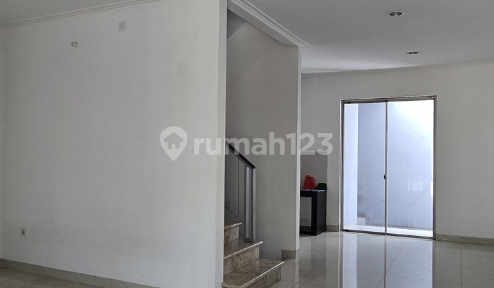Disewa Rumah di Golf Island Rapi Siap Huni 2