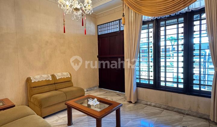 Rumah Hoek Pluit Utara Rapi Siap Huni