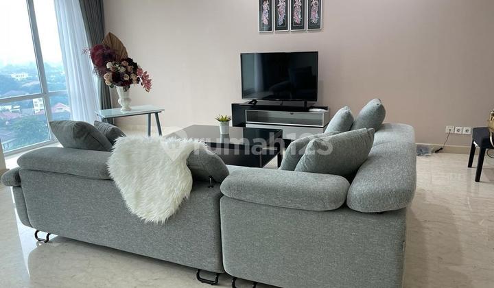 For Rent Pakubuwono Residence 2+1 Studyroom Apartment size 184sqm furnished in South Jakarta