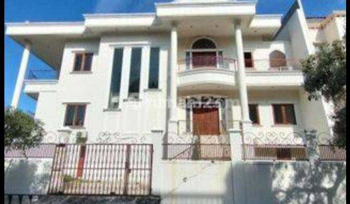 Rumah Mewah 3 Lantai Dijual Lokasi Strategis Di Pik 1