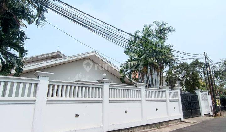 Rumah dijual cepat murah melalui lelang Lokasi Strategis diKemang 2