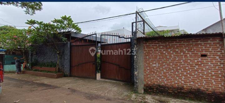 Rumah 2 Lantai Dijual Murah Lokasi Strategis  1