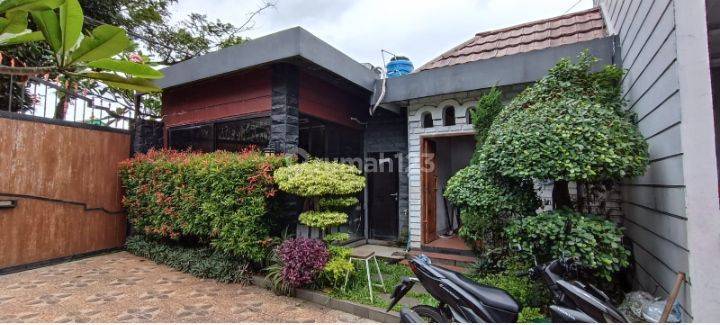 Rumah 2 Lantai Dijual Murah Lokasi Strategis  2