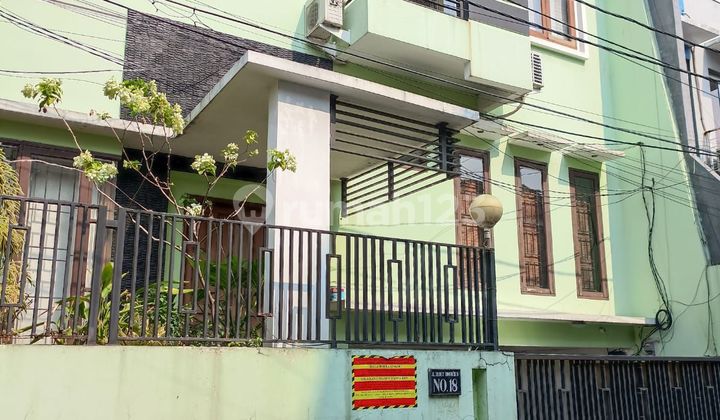 Rumah 2 Lantai Dijual Murah Lokasi Strategis