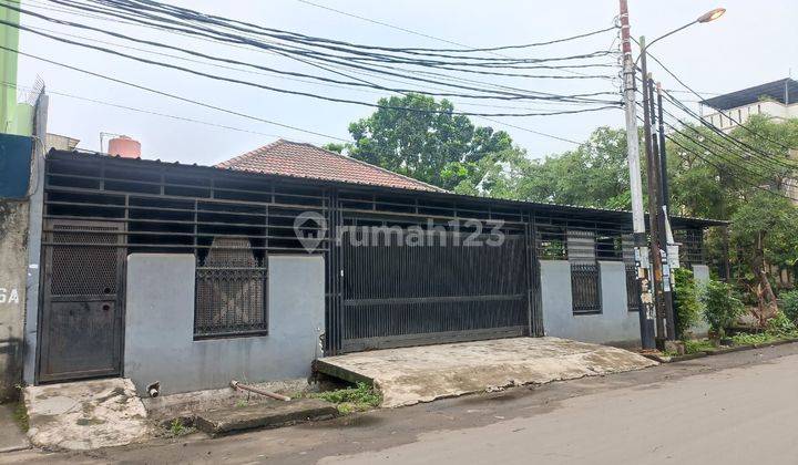 Rumah 2 Lantai  Dijual Murah Lokasi Strategis 1