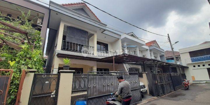 Rumah 2 Lantai Bagus Dijual Melalui Lelang Swadarma Jaksel 2