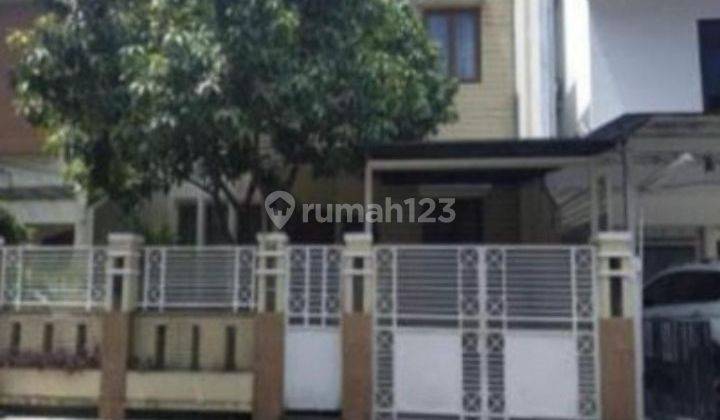 Rumah 2 Lantai Bagus Dijual Melalui Lelang Lokasi Strategis 