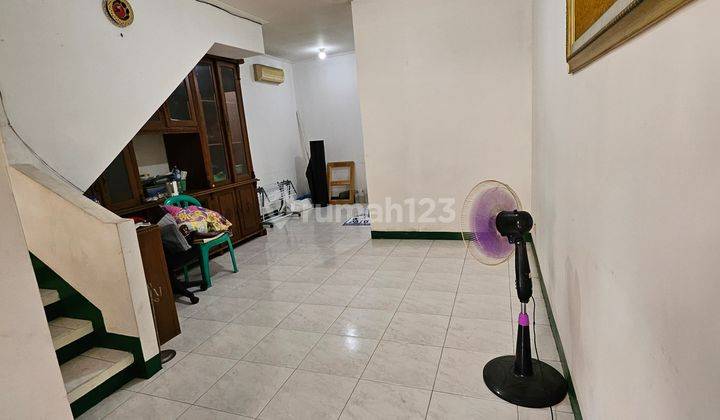 Rumah 2 Lantai Arah Selatan di Metro Permata 1 2