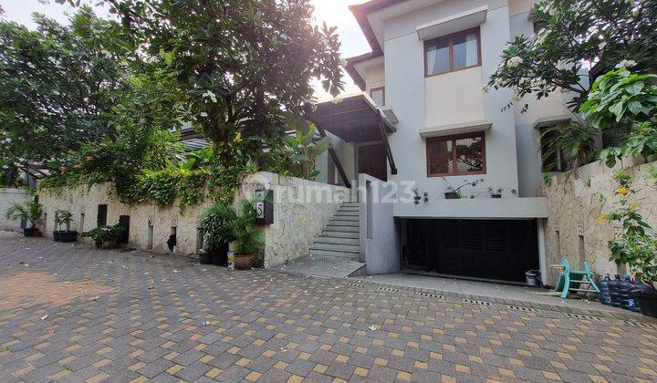 Villas Kemang, 621m, private pool, Gazebo, 3lt, Modern, Eksklusif 2