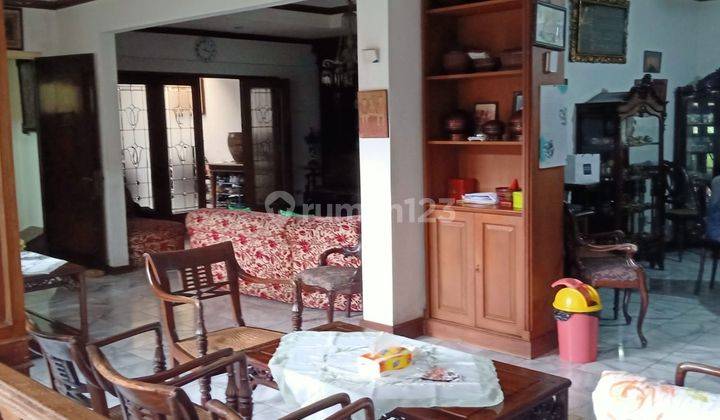 Rumah Di Menteng  Luas Tanah 990m, 2lantai, Strategis, Shm, Negosiasi 2