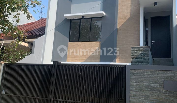 Rumah Baru Gading , Luas 8x15, 2lantai, Siap Huni, Rangka Baja, Alumunium Kusen, Bagus , Murah, Carport 4mobil, Shm 2