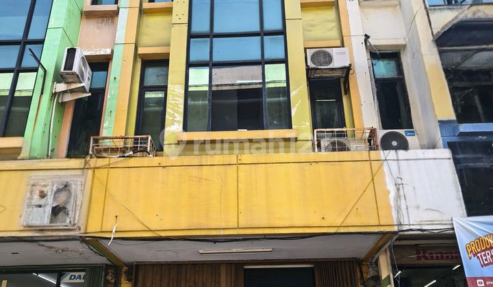 Bulevard Raya Shop House, 3 Floors, Good Condition, Move-In Ready, Strategic Location