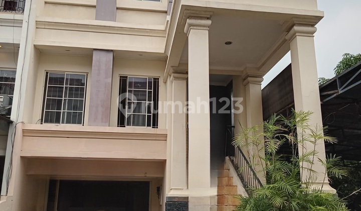 Gading Grande 210m, 3lantai, Siap Huni,strategis Murah