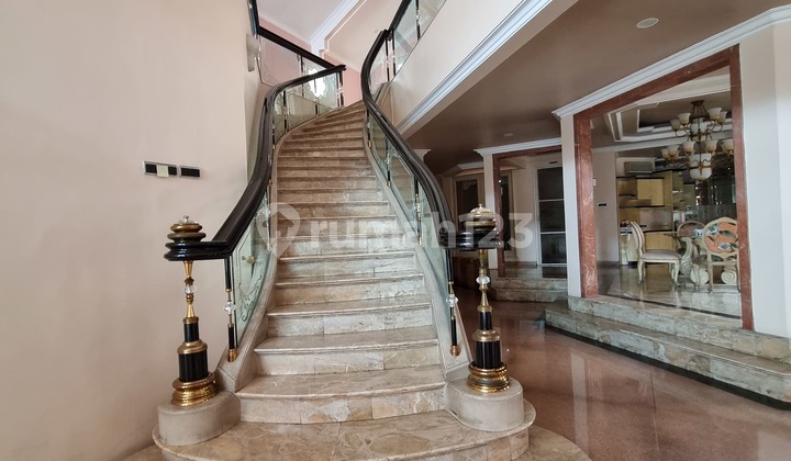 Bukit Gading Villa 1100m, Swimming Pool, Marmer, Shm, Exclusive 2