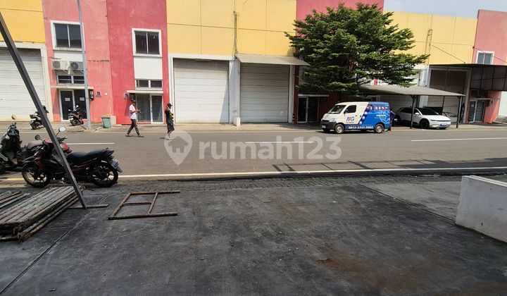 Warehouse Bizpark Sedayu Cakung 9x18 2 floors Warehouse Bizpark Sedayu Cakung 9x18 2 floors