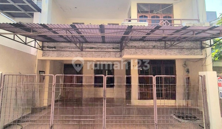 Kelapa Gading House, 7 Meters Wide, 2-Car Street. Kelapa Gading House, 7 Meters Wide, 2-Car Street.