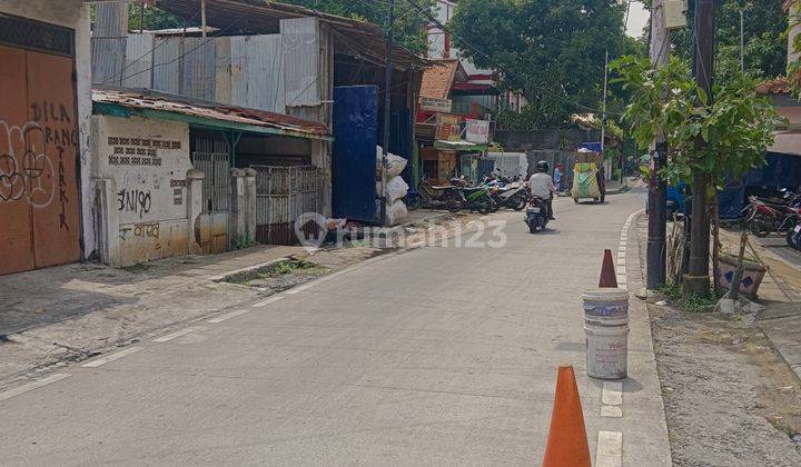 Rumah Tua Kramat Pulo Strategis Jalan 3.mobil 2