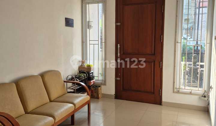 Coconut House ******** 3.Car Coconut House ******** 3.Car