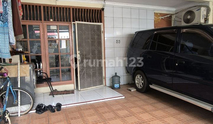 Sunter Sts House 6x17, Road 2 Cars 2