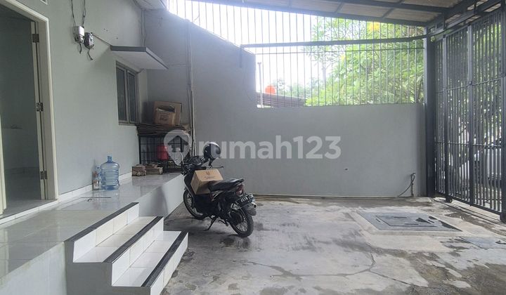 Crocodile Swamp Warehouse 200M2 Wide Road. Attractive Price 2