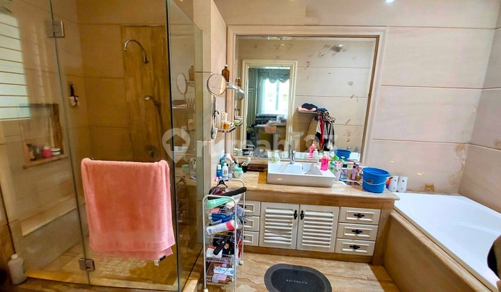 Hook House in Pulomas 496 M2 1