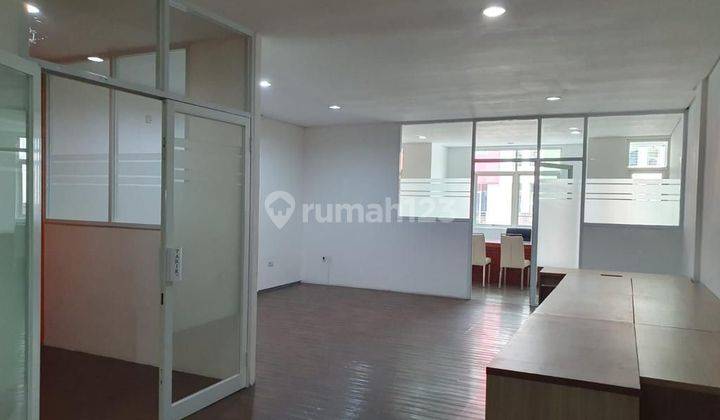 Ruko kirana boutique office kelapa gading. Luas 96, 4 lantai  sudah renovasi 2