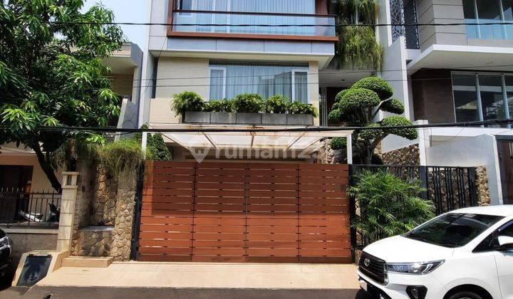 Rumah 3 Lantai Bagus SHM di Sunter Paradise, Jakarta Utara 1