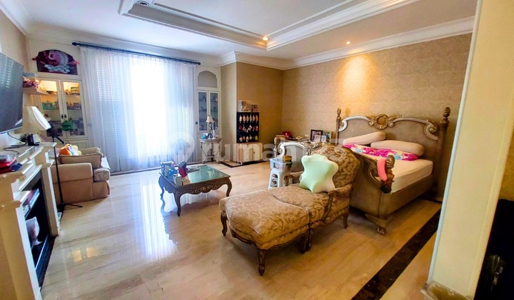 Hook House in Pulomas 496 M2 2