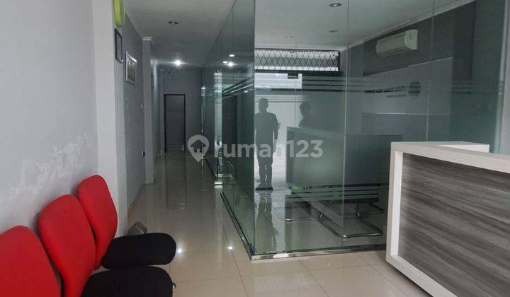 Ruko di Jl Letjend Suprapto, Jakarta Pusat Bagus SHM 2