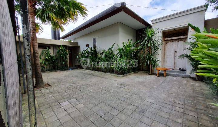 2 Big Bedroom Villa For Rent Yearly In Kerobokan Area 2