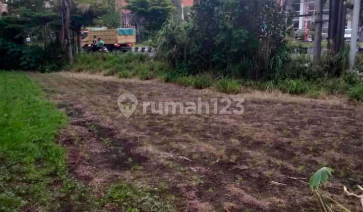 Tanah 11 Are Berlokasi di Pinggir Jalan Raya Sanur, Dekat Dermaga