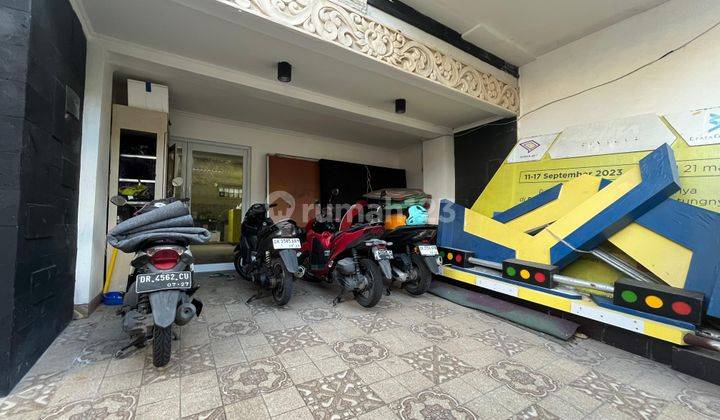 Rumah Nyaman 3 Lantai di Pusat Kota Denbar One Gate System 2