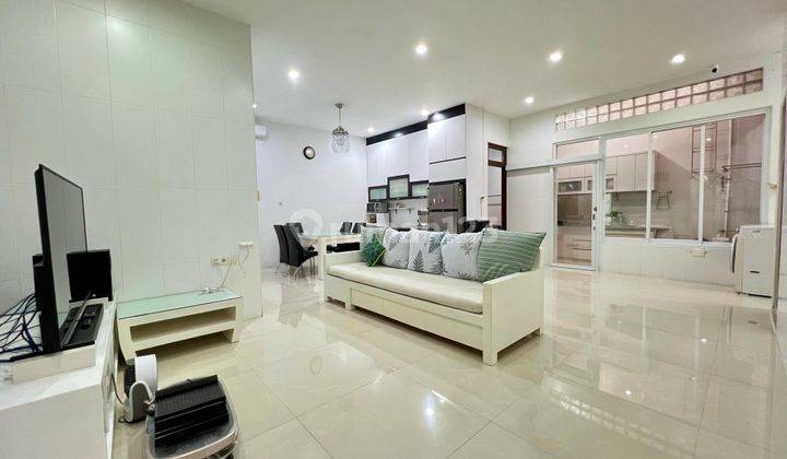 Rumah Besar dan Nyaman Fully Furnished Berlokasi di Sidakarya 1