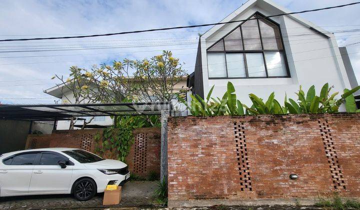 Rumah Unik Modern Design Berlokasi Elite Umalas. 1