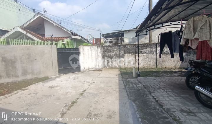 House Near De Boutique Style Hotel and Ascent Hotel (formerly Maxone), Celaket Batik Industry on Jl. J.A. Suprapto II, Samaan, Klojen Sub-district, Malang City. 2