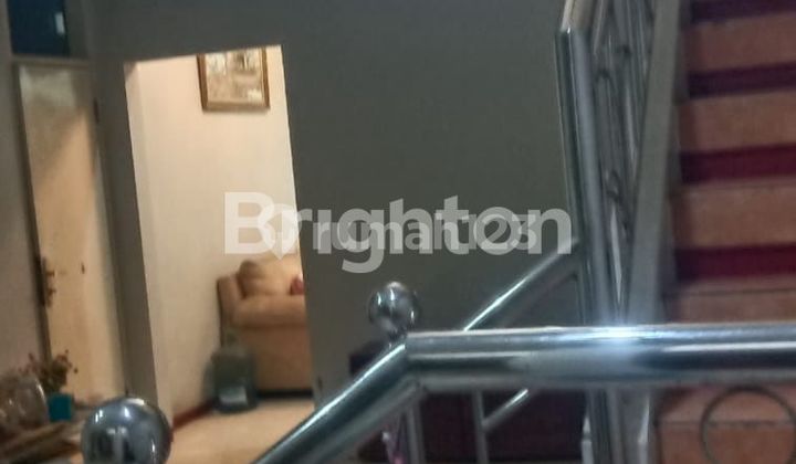 TWO-STORY HOUSE IN BABATAN PILANG RAYA HOUSING ESTATE, BABATAN, WIYUNG DISTRICT, SURABAYA 2