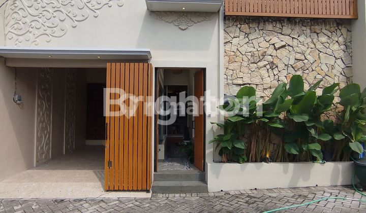 Rumah dengan Konsep Villa Bali di Sukun Malang 1