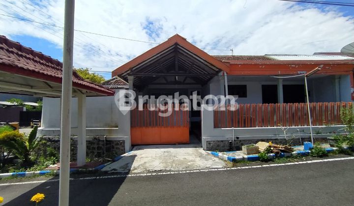 HOUSE FOR SALE 196 M2 LAND ON JL IKAN SEPAT, BLIMBING, MALANG