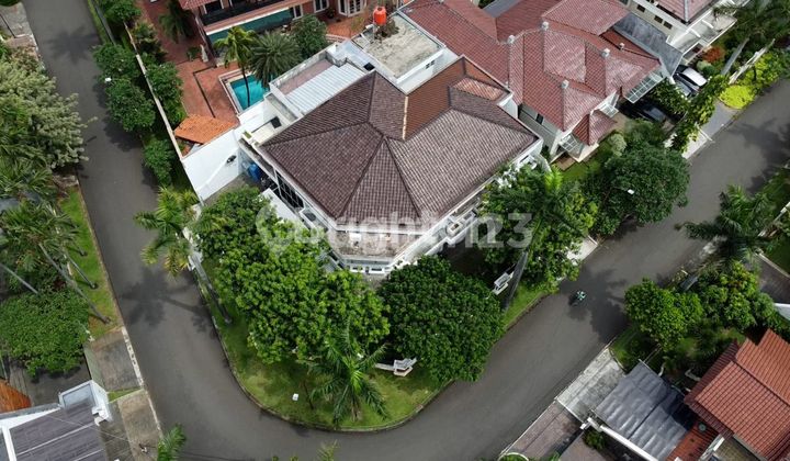 Rumah 2 Lantai Hook LT 660 m2 di Jl Metro Alam, Pondok Indah, Pd. Pinang, Kec. Kby. Lama, Kota Jakarta Selatan, Jakarta